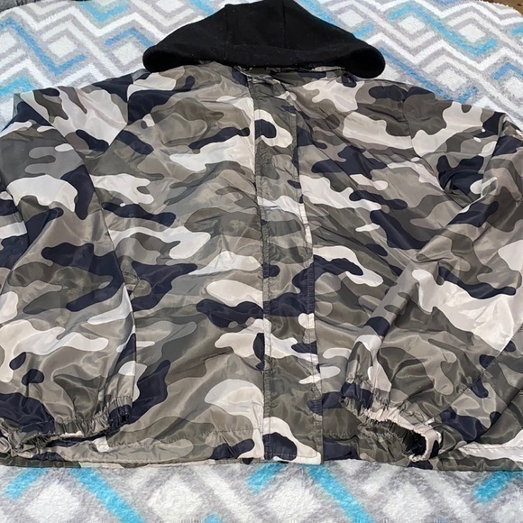 Camouflage light weight junior XL jacket - Picture 1 of 6